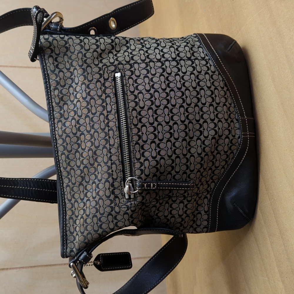 077 * Coach Crossbody bag